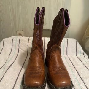 Women’s size 9B Justin Gypsy square toe boots